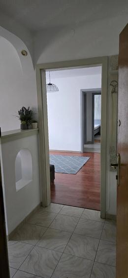 Apartament cu 2 camere semidecomandat în Take Ionescu