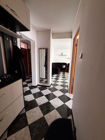 Apartament cu 3 camere decomandat în Rolast