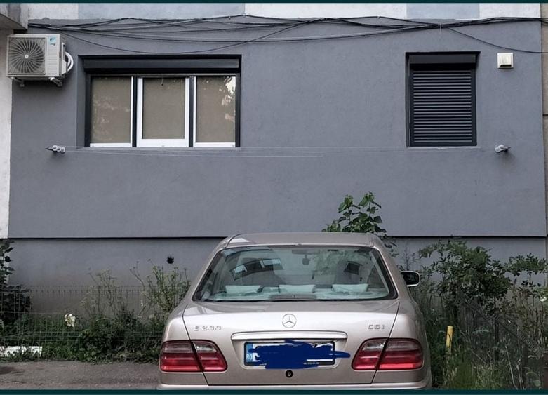 Garsonieră decomandată în Central