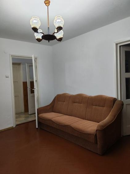 Apartament cu 2 camere decomandat în Petros