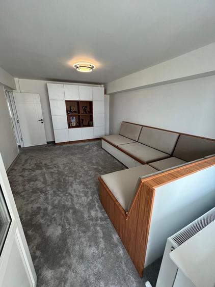 Apartament cu 4 camere decomandat în Centru Civic