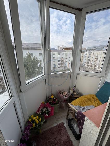 Apartament cu 2 camere semidecomandat, mobilat în Central
