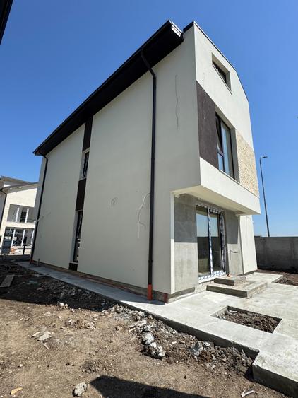 Casă cu 5 camere cu Canalizare în Bragadiru