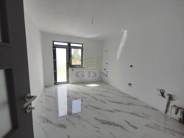 Casă individuală cu 5 camere cu Canalizare în Bariera Vâlcii