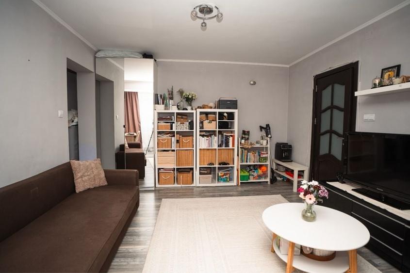 Apartament cu 2 camere semidecomandat în 1 Mai