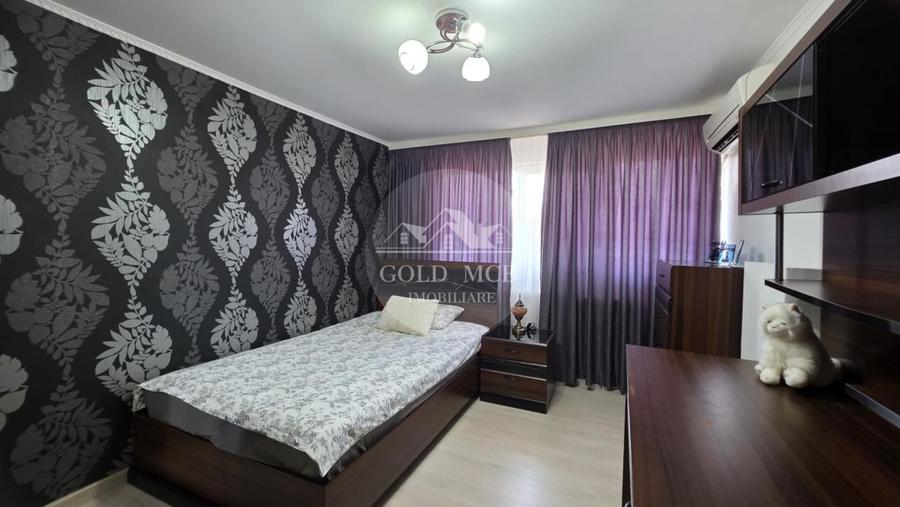 Casă individuală cu 6 camere cu Canalizare în Colentina