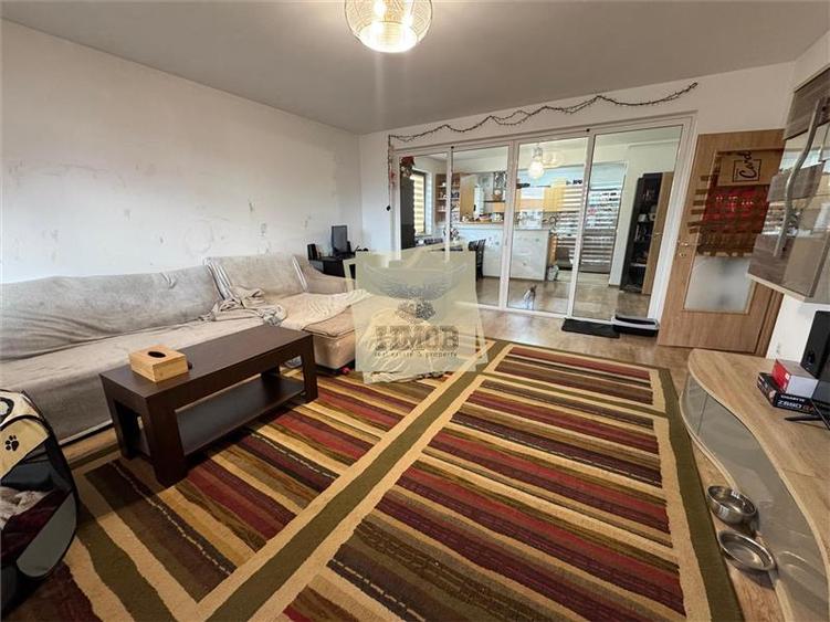 Apartament cu 3 camere decomandat, mobilat în Arhitecților - Calea Cisnădiei