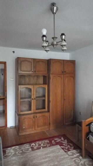 Inchiriez 6-9 august apartament 2 camere - 1
