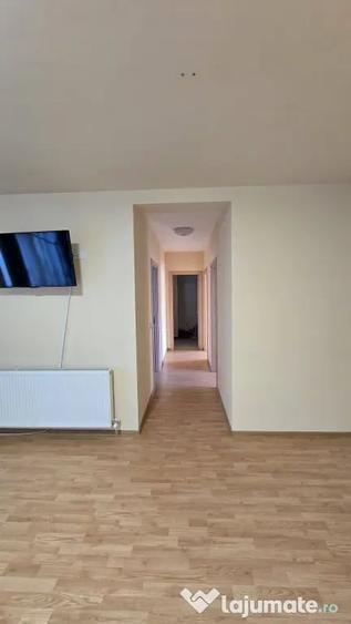 Apartament cu 2 camere decomandat în Valea Adâncă