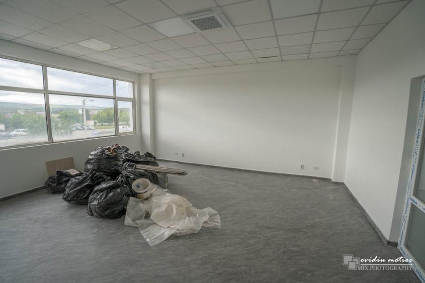 Spațiu industrial, de 1,260 mp, în Sud
