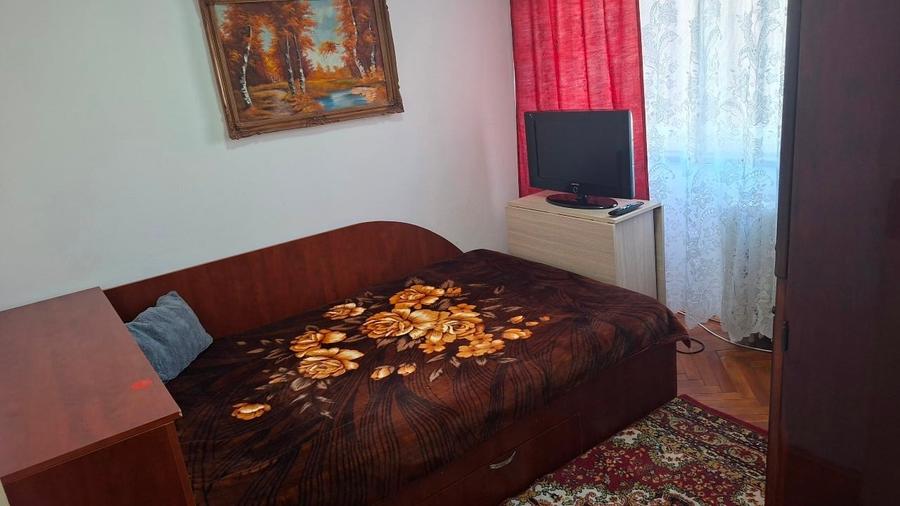 Apartament cu 3 camere decomandat în Crihala