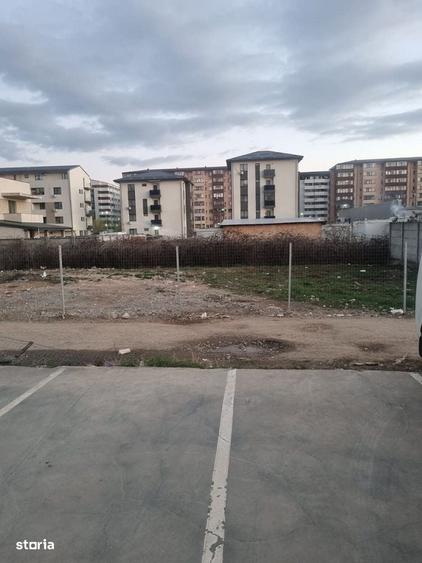 Spațiu comercial, în Roșu