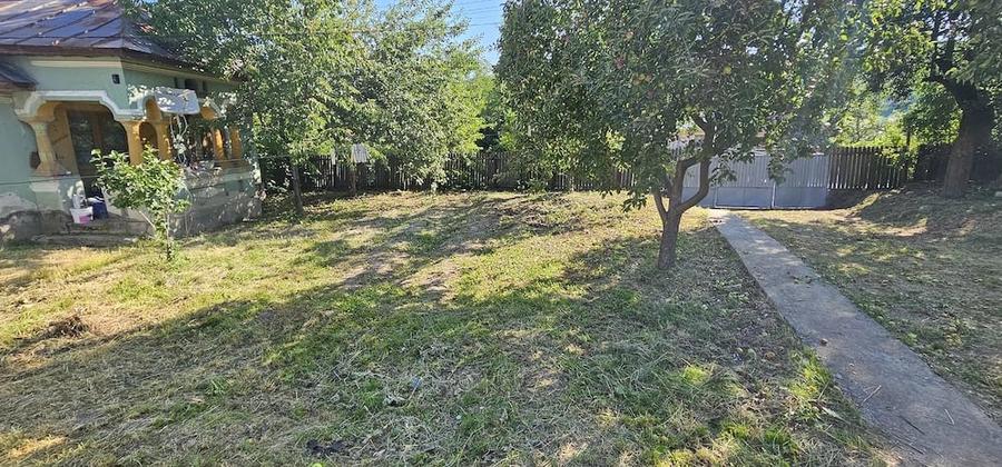 Casă cu 2 camere cu Teren 10000 Mp în Mitrofani