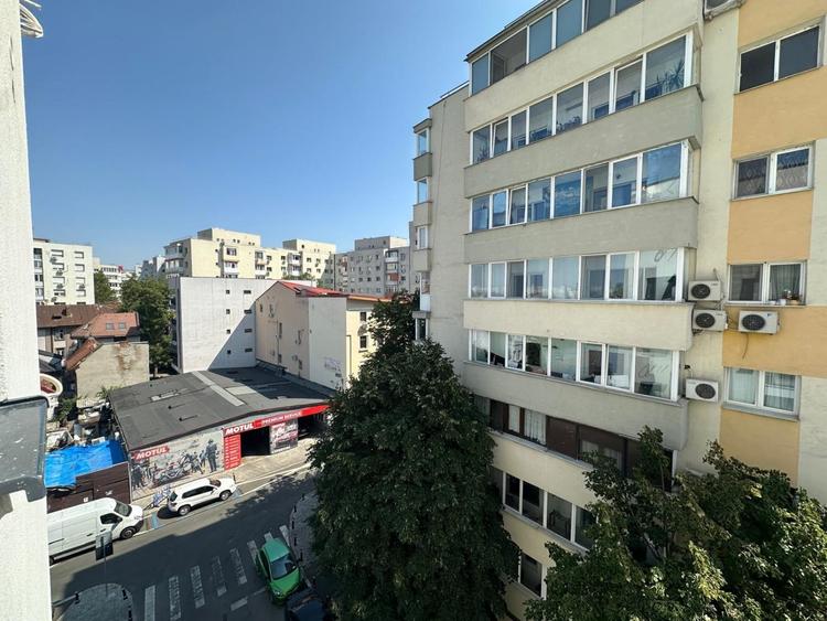 Apartament cu 2 camere semidecomandat în Eminescu
