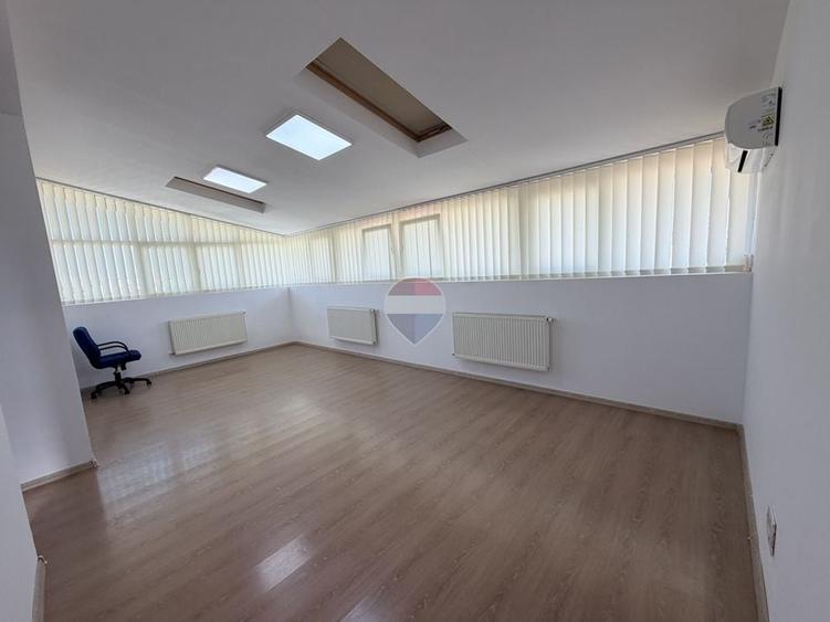 Duplex cu 5 camere cu Teren 250 Mp în Banu Manta