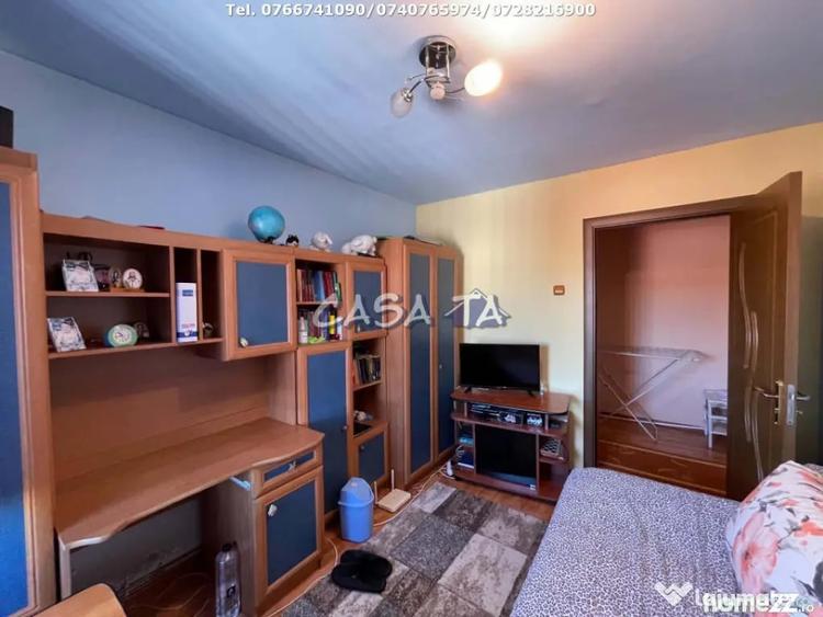 Apartament cu 3 camere decomandat în Central