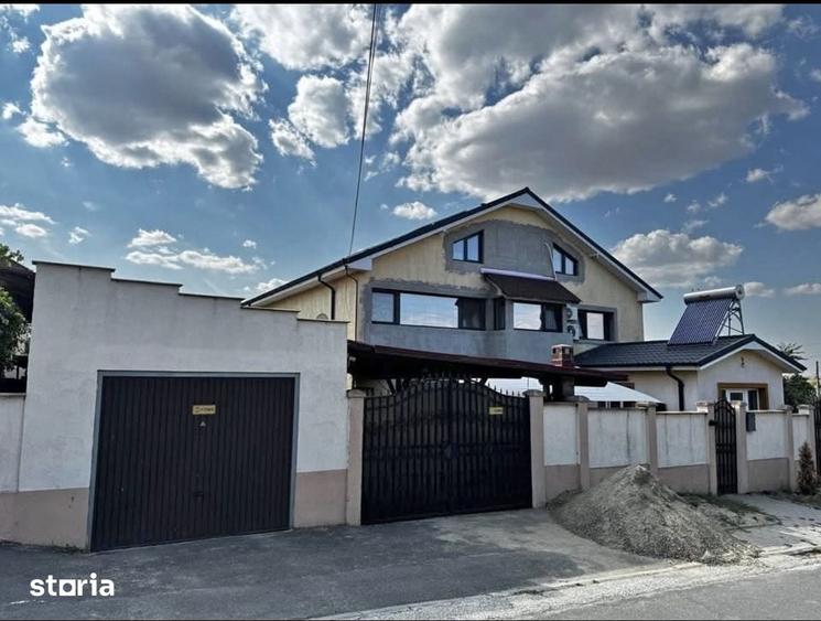 Casă cu Teren 741 Mp în Central