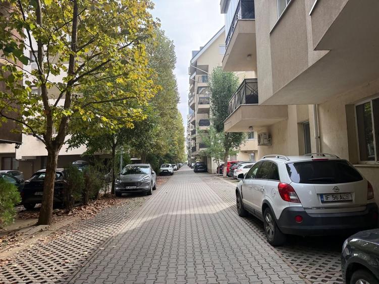 Apartament cu 2 camere decomandat, mobilat în Central