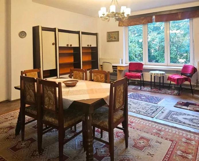 Apartament cu 2 camere decomandat în Centrul Istoric