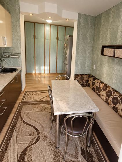 Apartament cu 3 camere, mobilat în Dristor