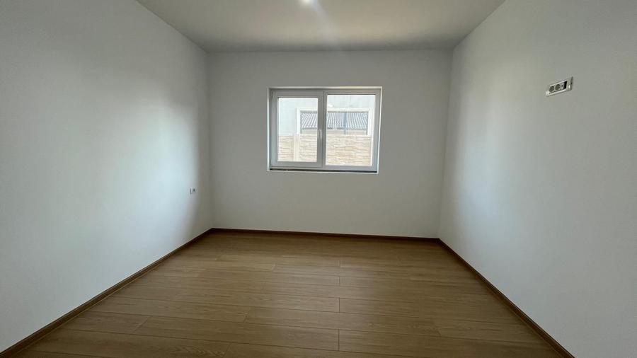 Duplex cu 3 camere cu Canalizare în Moșnița Nouă