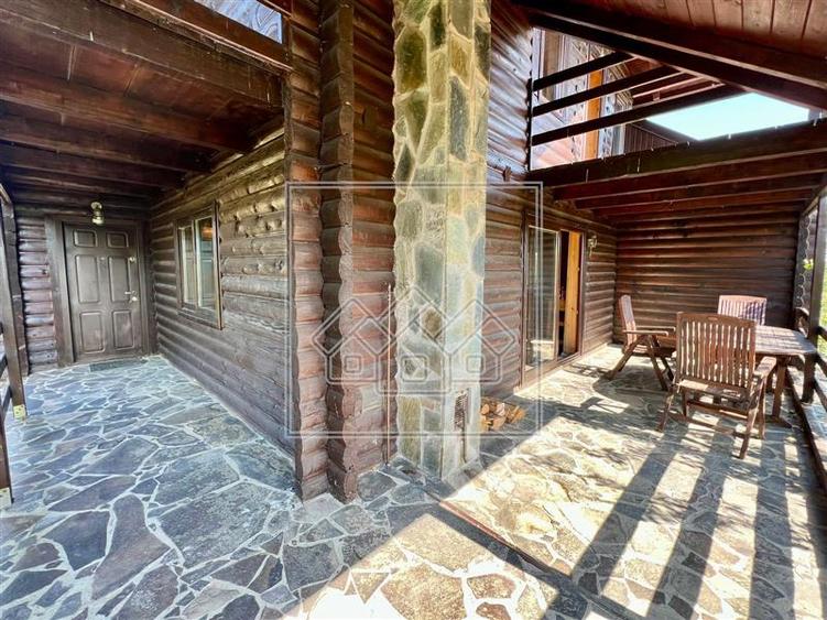 Casă individuală cu 4 camere cu Teren 2600 Mp în Central