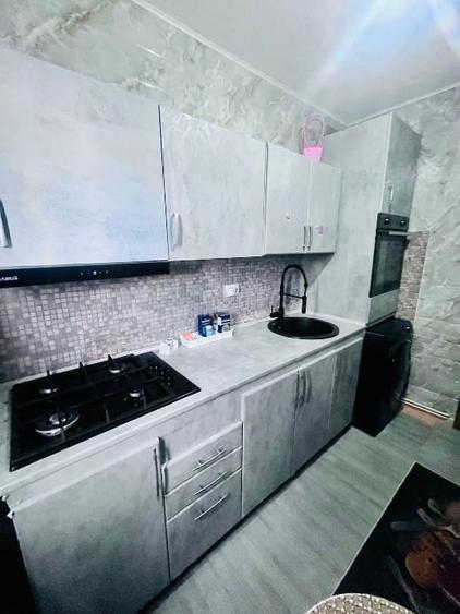 Apartament cu 2 camere decomandat, mobilat în Titan