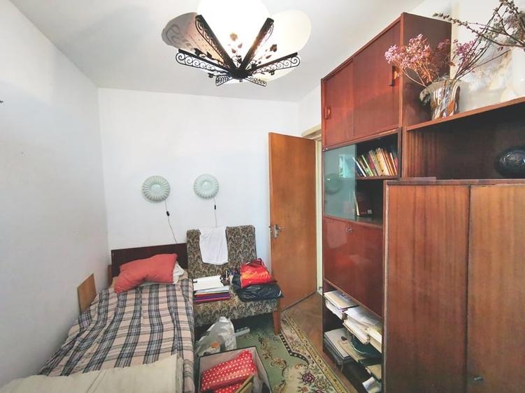 Apartament cu 3 camere semidecomandat în Bucureștii Noi