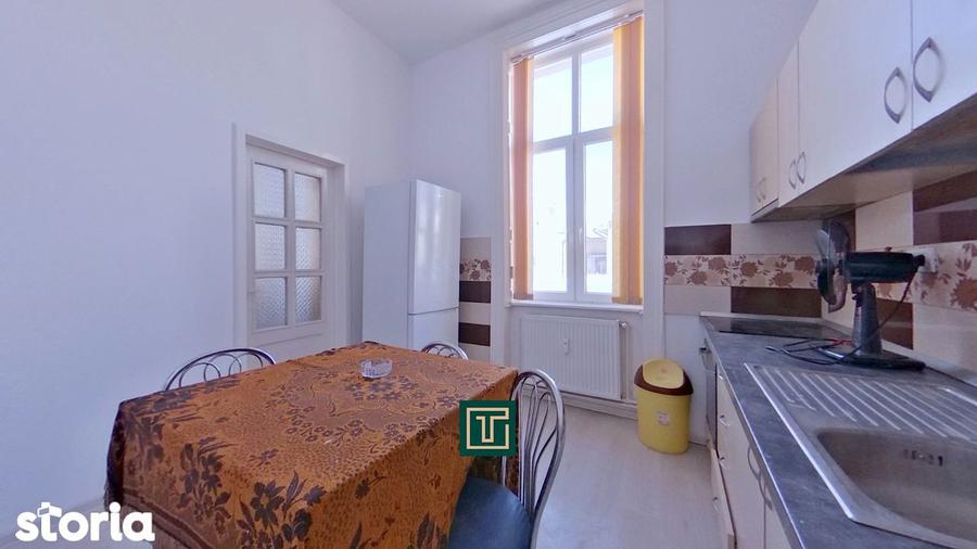 Apartament cu 2 camere semidecomandat, mobilat în Central