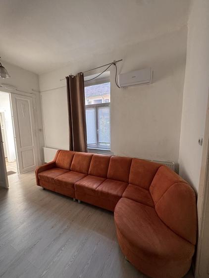 Apartament cu 2 camere decomandat în Exterior Vest