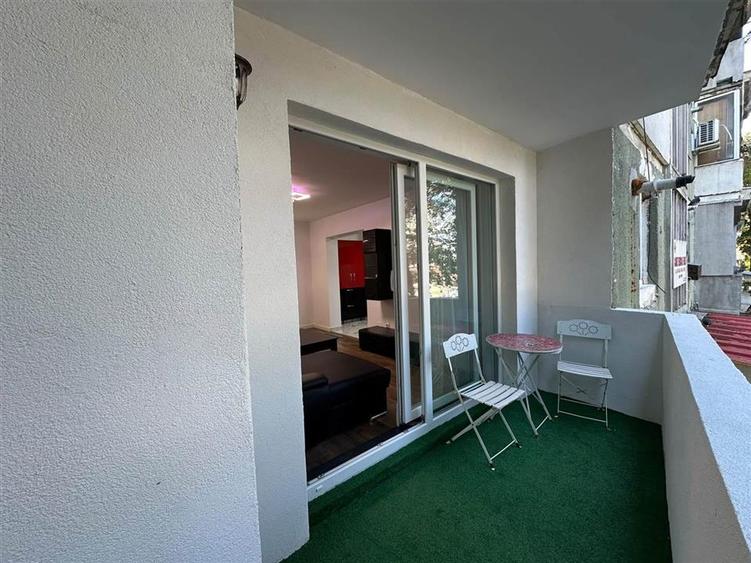 Apartament cu 2 camere semidecomandat în Podu Roș