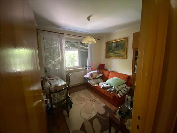Apartament cu 3 camere semidecomandat în Vatra Luminoasă