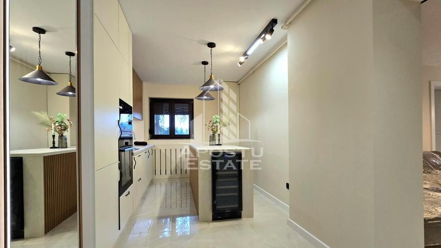 Apartament cu 3 camere semidecomandat, mobilat în Aurel Vlaicu