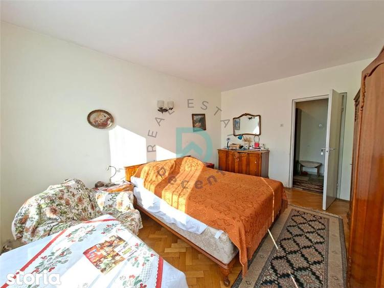 Apartament cu 3 camere decomandat în Centrul Istoric