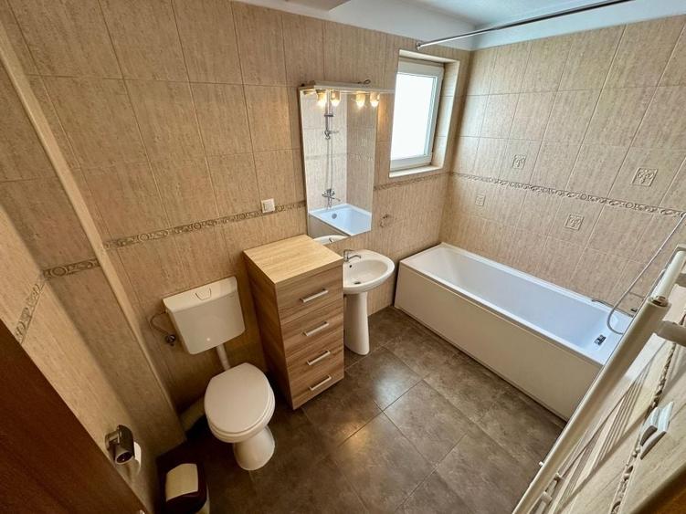 Apartament cu 2 camere semidecomandat în Florești