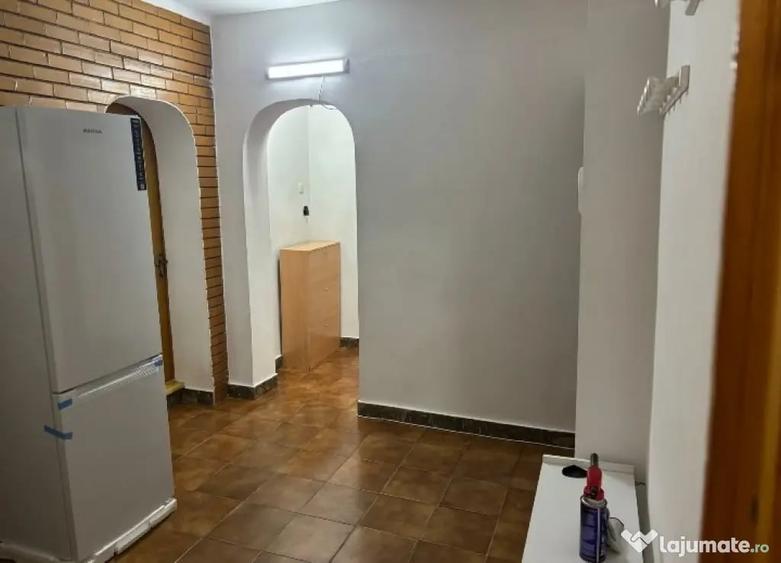 Apartament cu 3 camere decomandat în Obcini