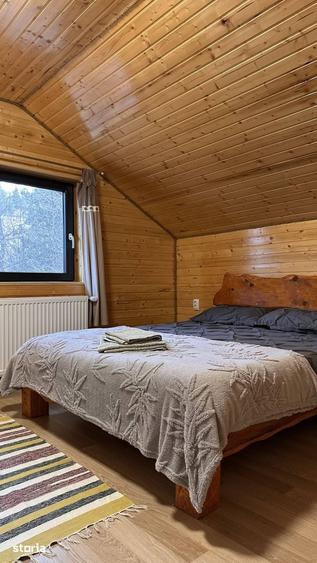 Casă cu 5 camere cu Teren 1000 Mp în Vale