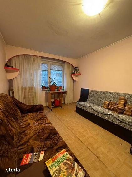 Apartament cu 3 camere decomandat, mobilat în Ferentari