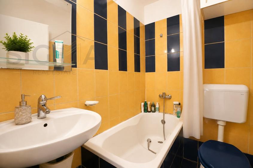 Duplex cu 10 camere cu Canalizare în Zorilor