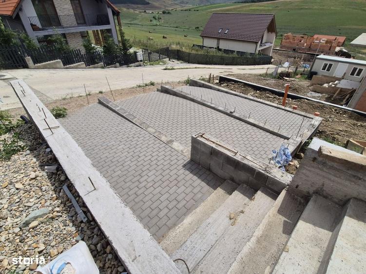 Casă cu 4 camere în Jucu