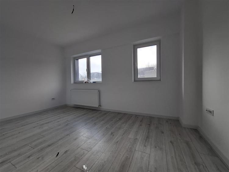 Apartament cu 3 camere decomandat în Galata