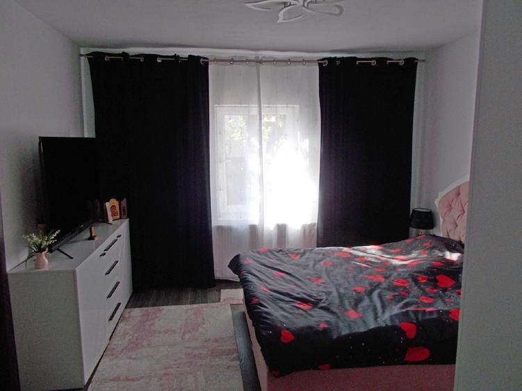 Casă individuală cu 5 camere cu Teren 1159 Mp în Utvin