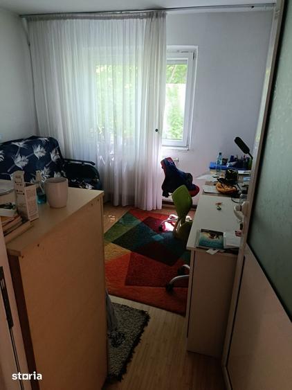 Apartament cu 2 camere semidecomandat în Podu Roș