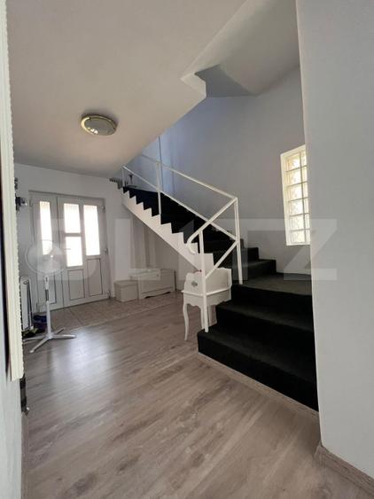 Casă individuală cu 5 camere cu Garaj în Mărăști