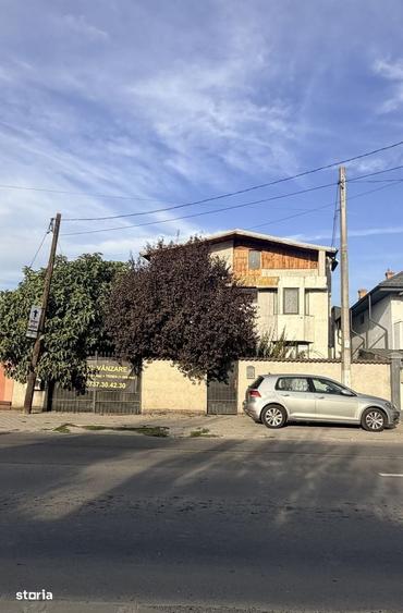 Casă cu 4 camere în Dragomirești-Deal