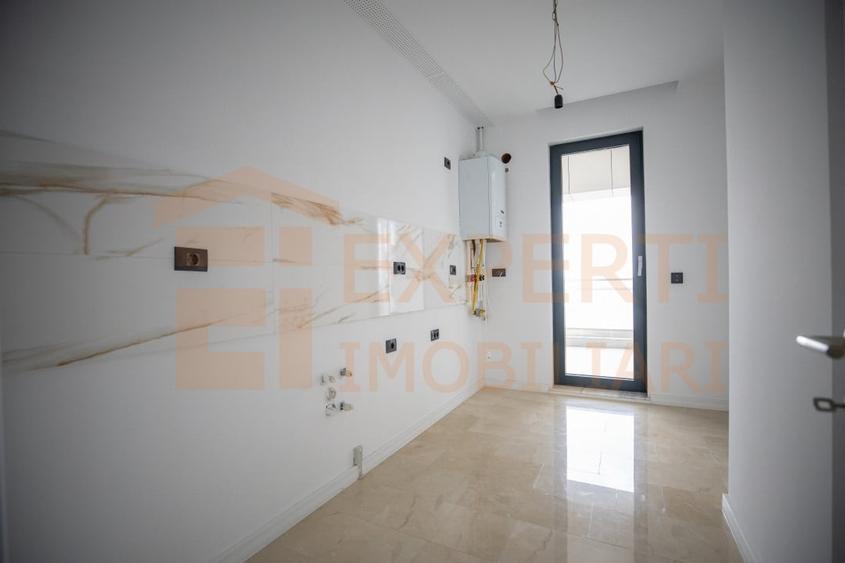 Apartament cu 3 camere decomandat în Faleza Nord