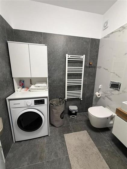 Apartament cu 2 camere decomandat, mobilat în Tractorul