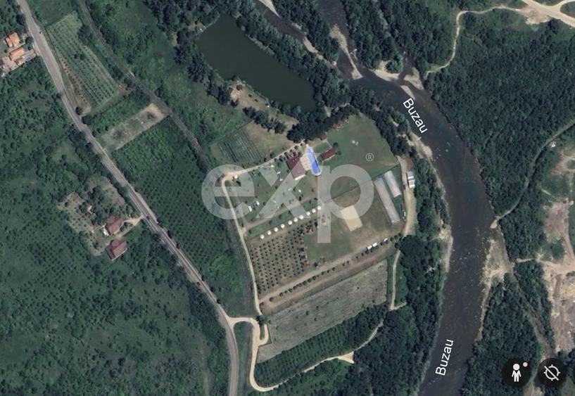 Teren Construcții extravilan de 43000 mp, în Pătârlagele