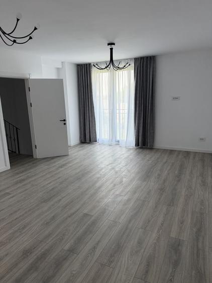 Casă cu 4 camere cu Teren 177 Mp în Central
