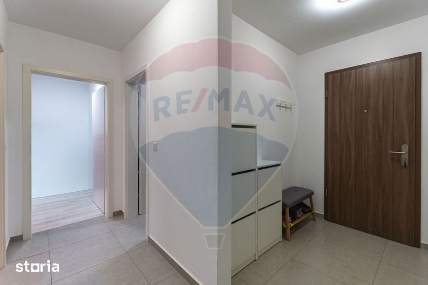 Apartament cu 3 camere, mobilat în Tractorul